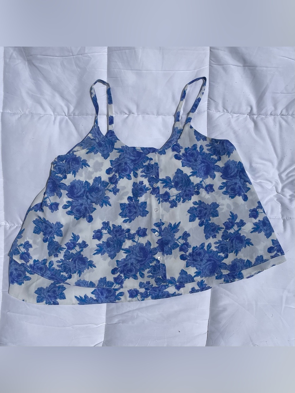 Paper Crane Floral Tank. Size M Excellent Condition 💙🤍